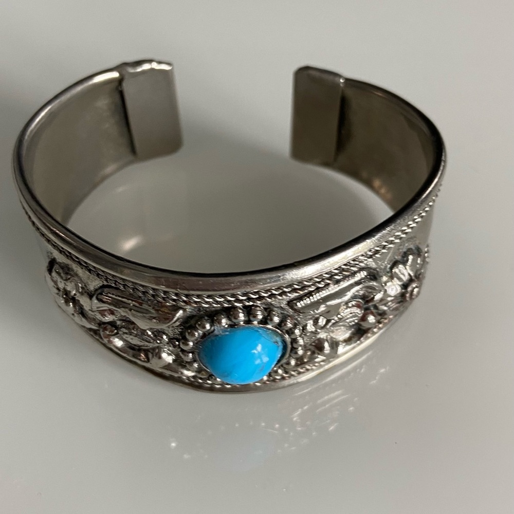 Silver Turquoise Stone Made in India bracelet.